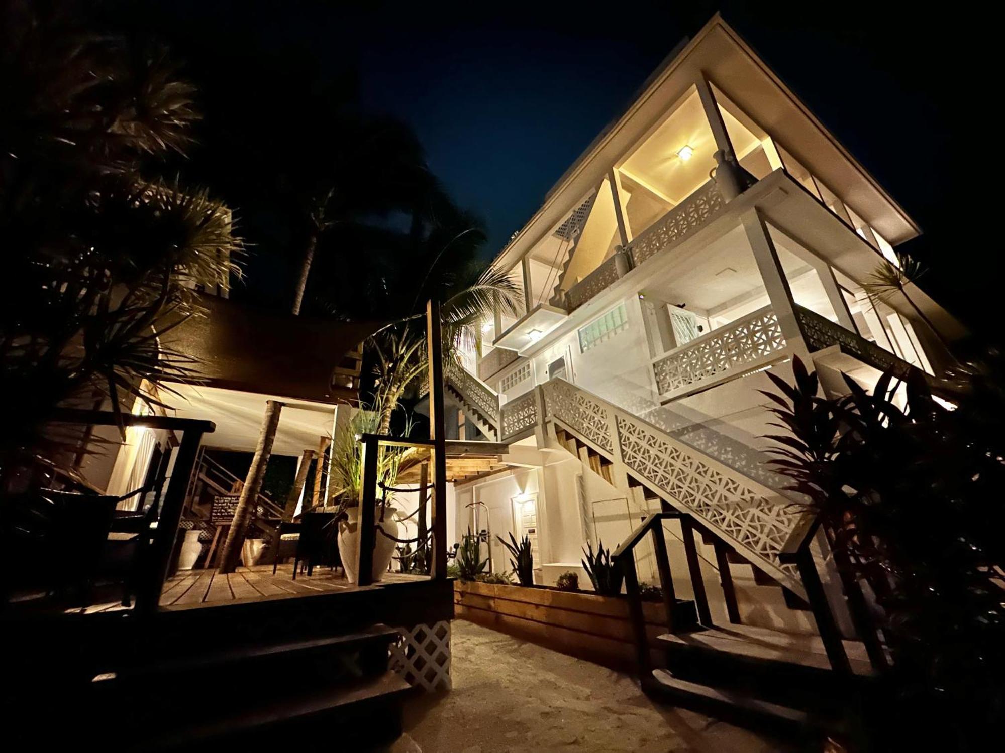 Treetops Hotel Caye Caulker Exterior photo