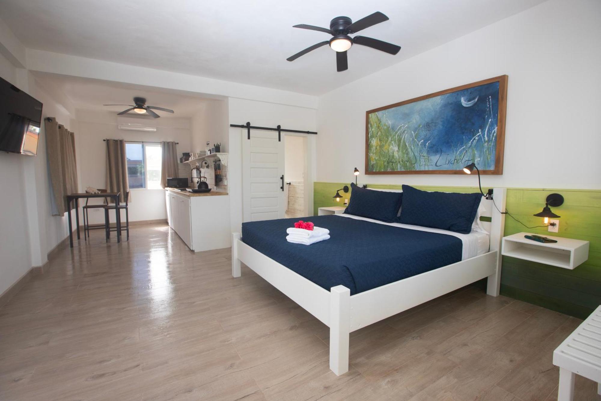 Treetops Hotel Caye Caulker Exterior photo