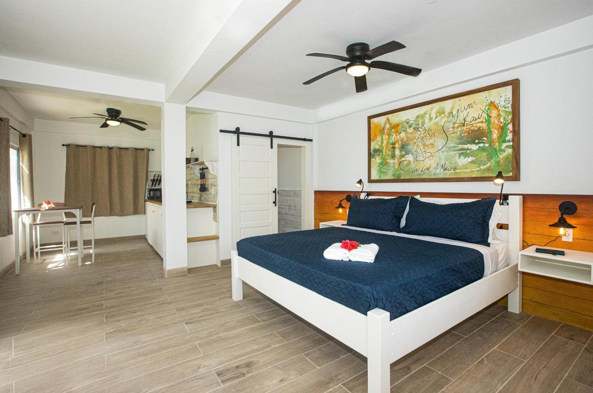 Treetops Hotel Caye Caulker Exterior photo
