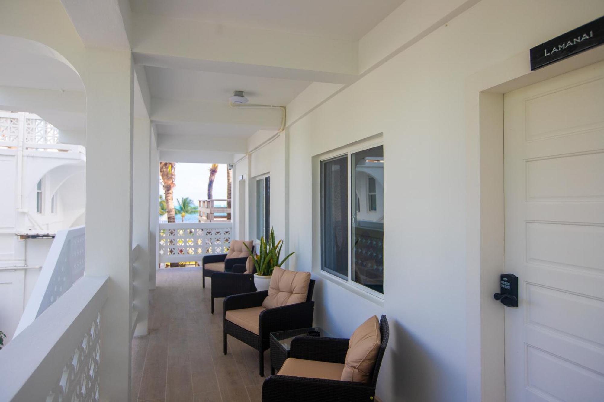 Treetops Hotel Caye Caulker Exterior photo